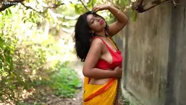 Big boobs model Neelam photoshoot video – 3