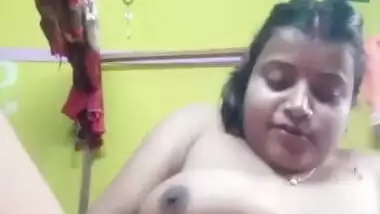 Horny Desi Boudi Masturbating Part 1