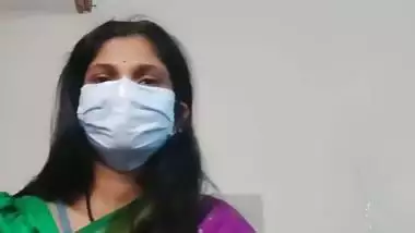 Desi bhabi removing saree and nude show for money