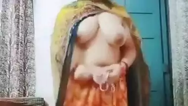 Indian sexy whore selfie